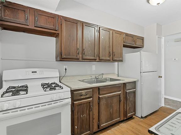5th image of 205 Dundee Cir