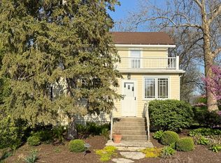 3961 Fairview Ave, Downers Grove, IL 60515