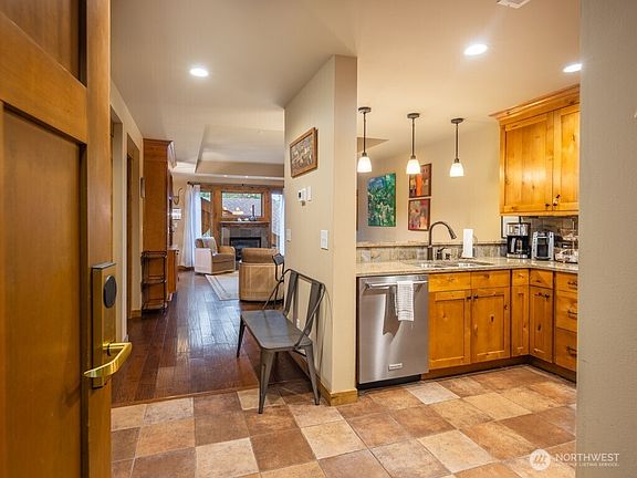 4th image of 3770 Suncadia Trail #209