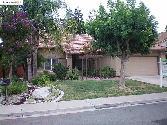 2nd image of 637 Castle Ct