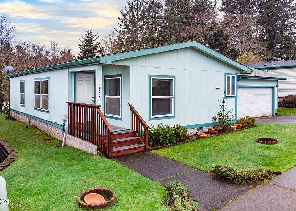 1st image of 2840 NE 45th St