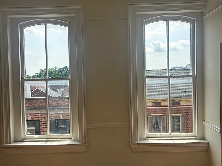 33 N Beaver St — Photo 9