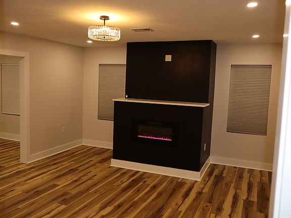 Living room
Electric fireplace