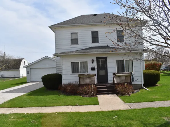 208 S Jefferson St, Flanagan, IL 61740