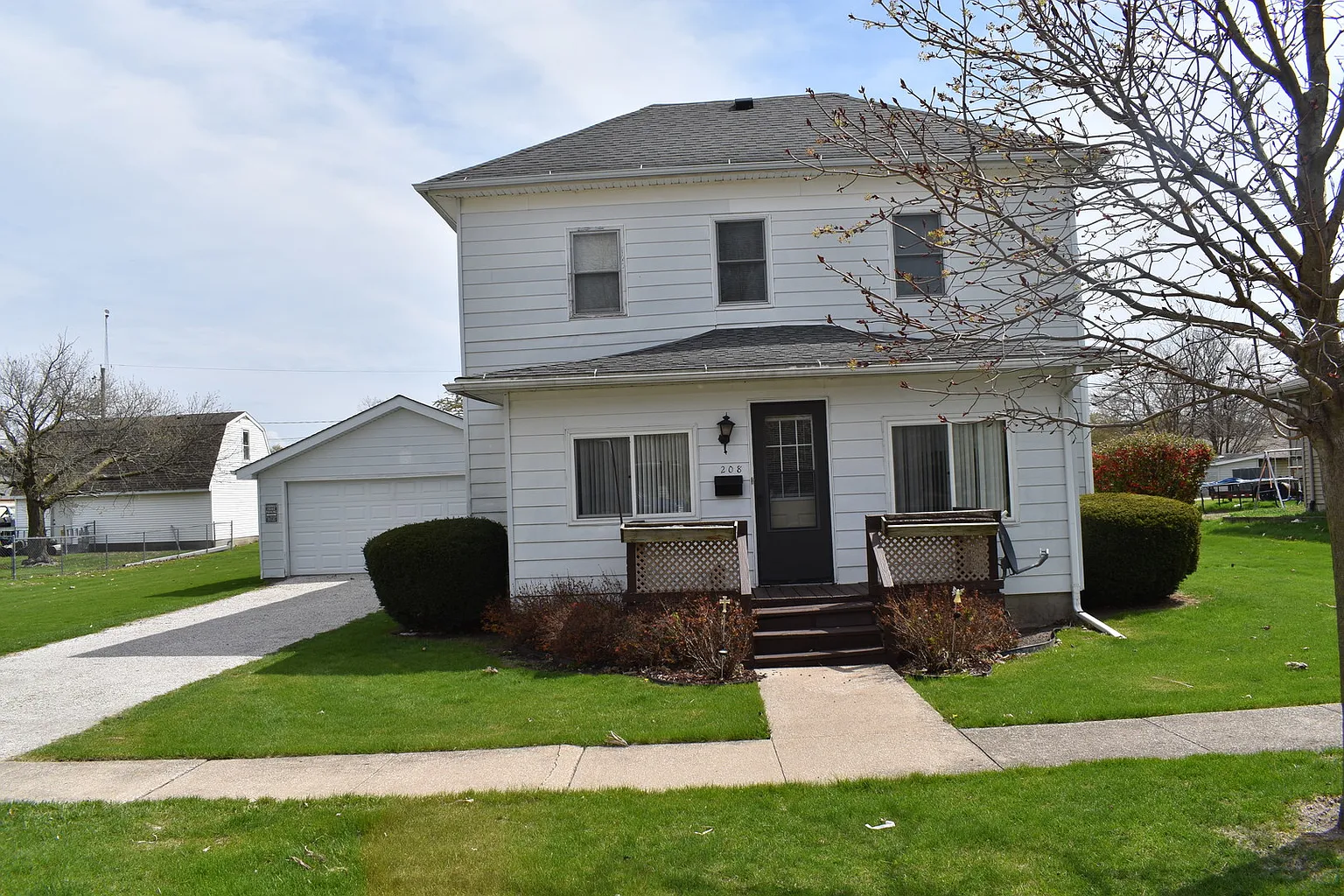 208 S Jefferson St photo 1