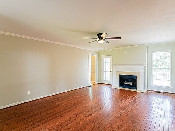 5th image of 102 Vera Jean Ct
