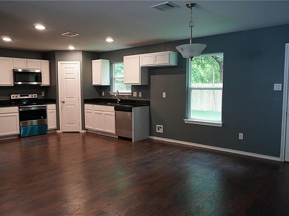 4th image of 2415 Birdell Ct