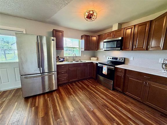 2nd image of 8 N HENDRY AVENUE