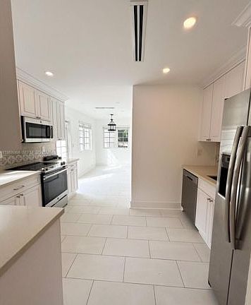5th image of 2504 Alhambra Cir
