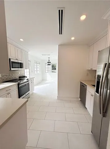 2504 Alhambra Cir — Photo 5