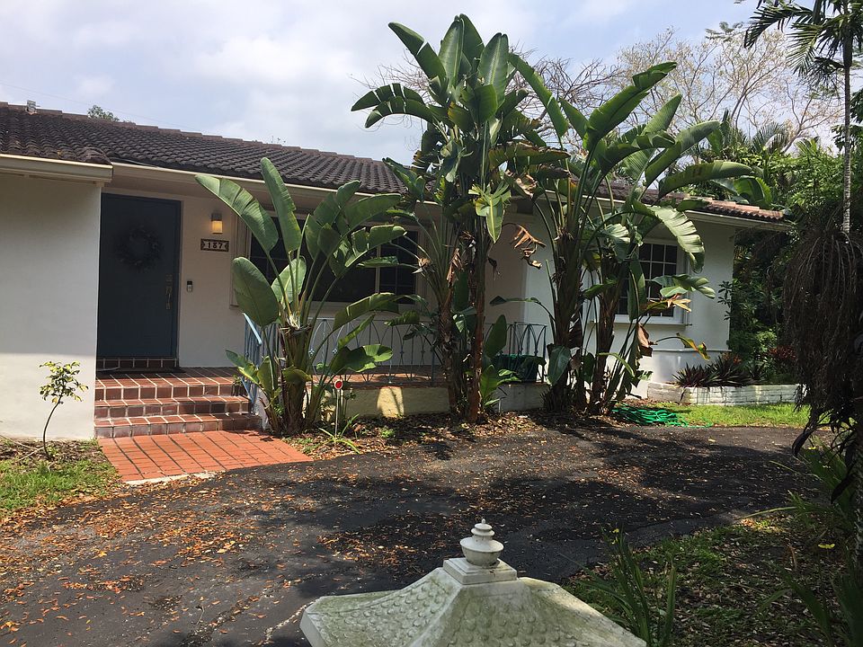 1st image of 137 NW 107th St