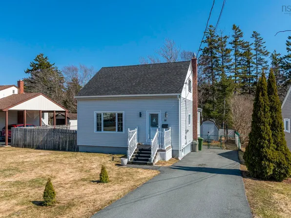18 Devon Cres, Halifax, NS B3R 2G3