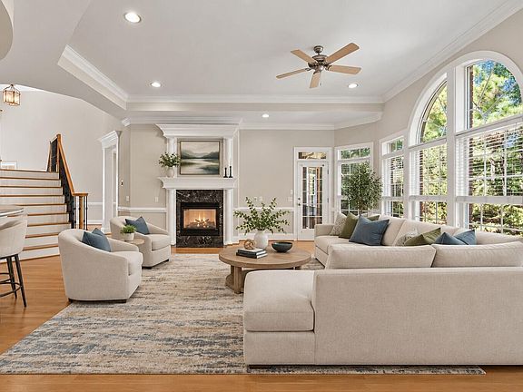 2nd image of 4004 Frontenac Ct