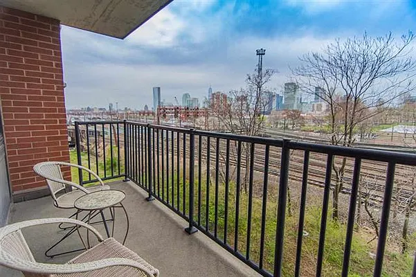 Sold by Century 21 Innovative Realty | media 43