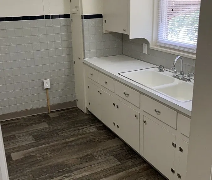 1076 Sherwood Dr — Photo 13