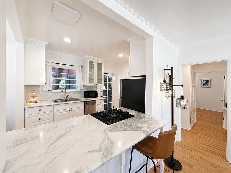1134 Chelsea Ave #1A — Photo 7
