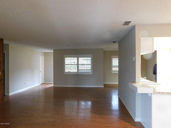 4th image of 2806 Victory Palm Dr