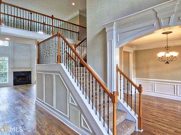 5th image of 191 Jaclaire Ln