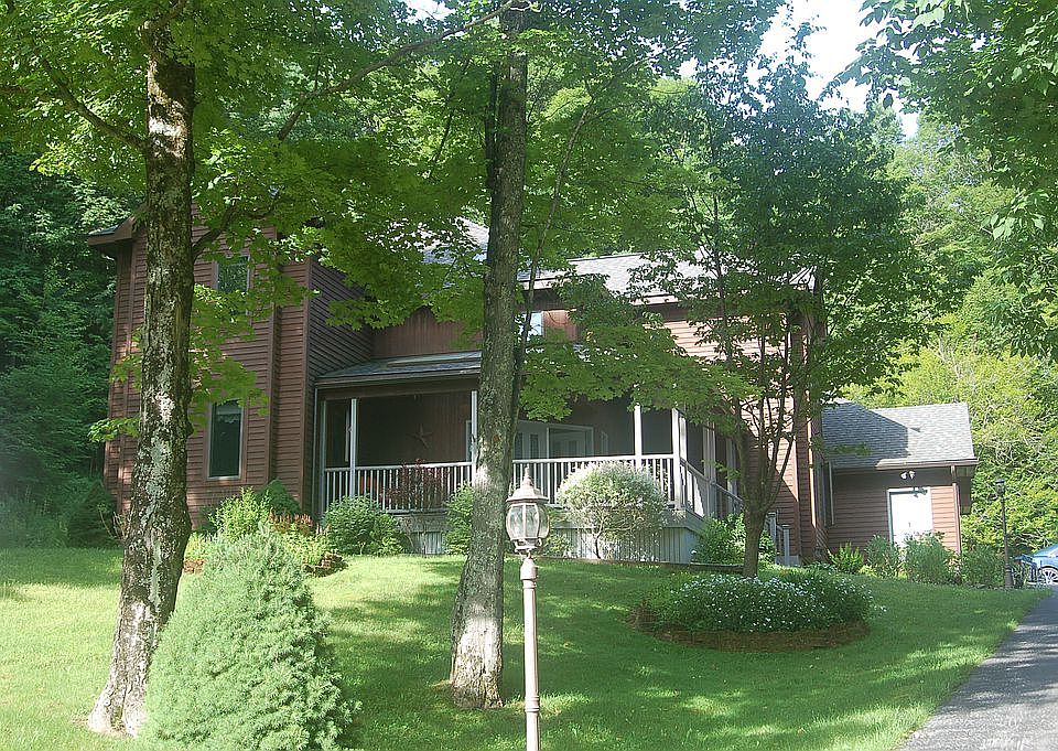1st image of 6 Sweet Briar Ln