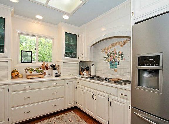 5th image of 1060 Continental Dr #A