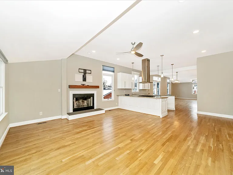 3313 Moline Rd — Photo 23