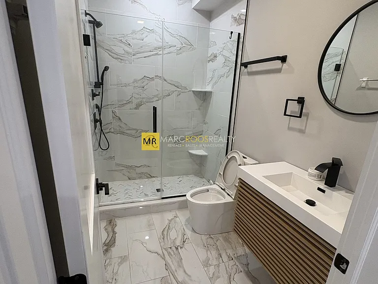 169 Maverick St #4 — Photo 3
