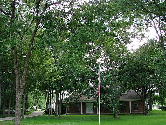 SECLUDED COUNTRY HOME
