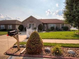 2015 Seasons Ridge Blvd, Evansville, IN 47715