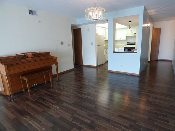5th image of 9510 S Kolmar Ave APT 403