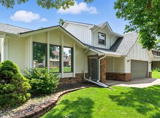 1513 Beechwood Ave, Papillion, NE 68133