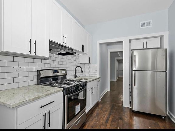 2nd image of 4328 S Michigan Ave Unit 2