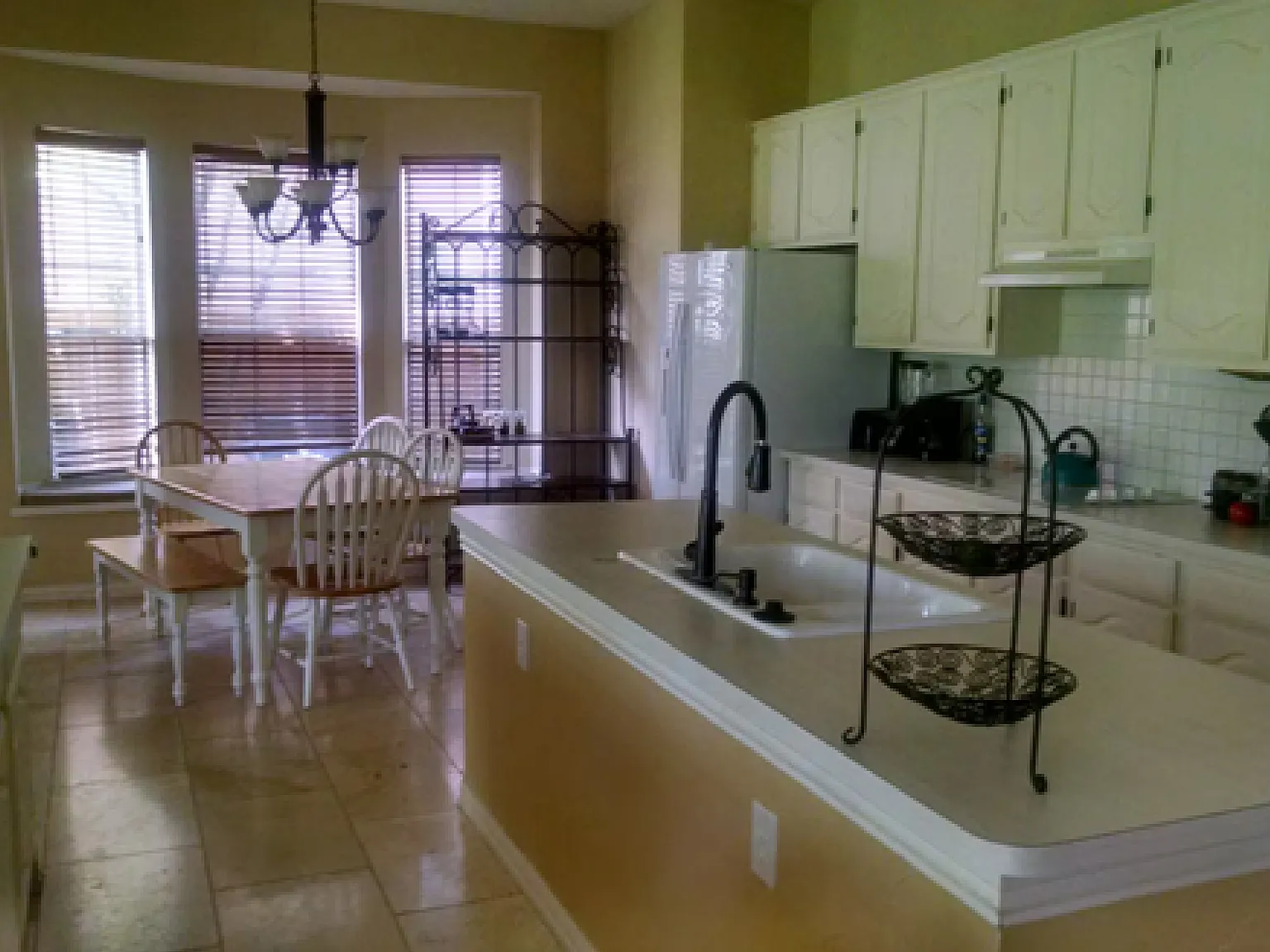 4 bed, 3800 sqft, $5,500 — Photo 4