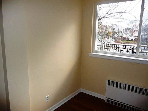 5th image of 198 Amherst St #1B