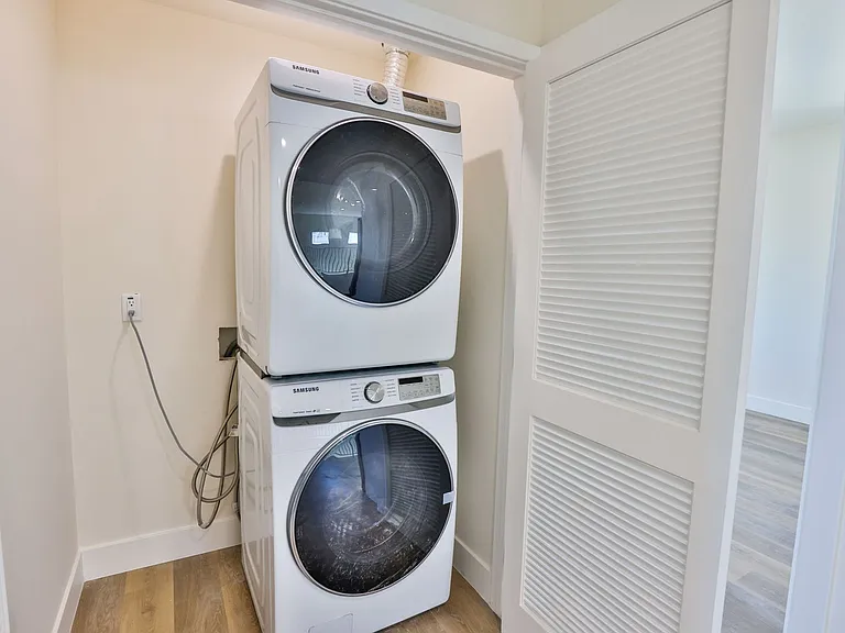 5536 Lexington Ave — Photo 25
