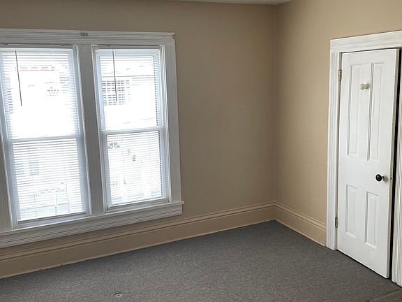 3rd image of 258 S Saint Clair St #Up
