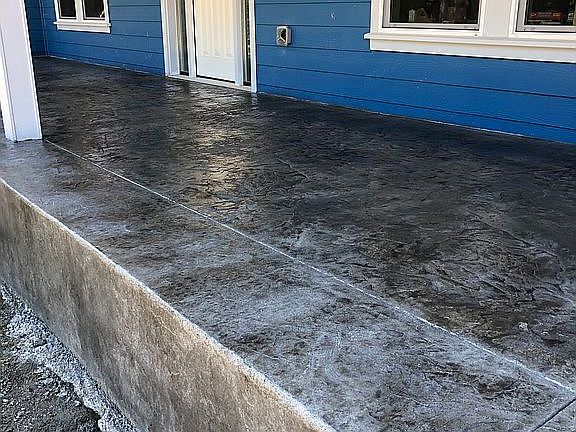 4th image of 659 Riverview Dr W