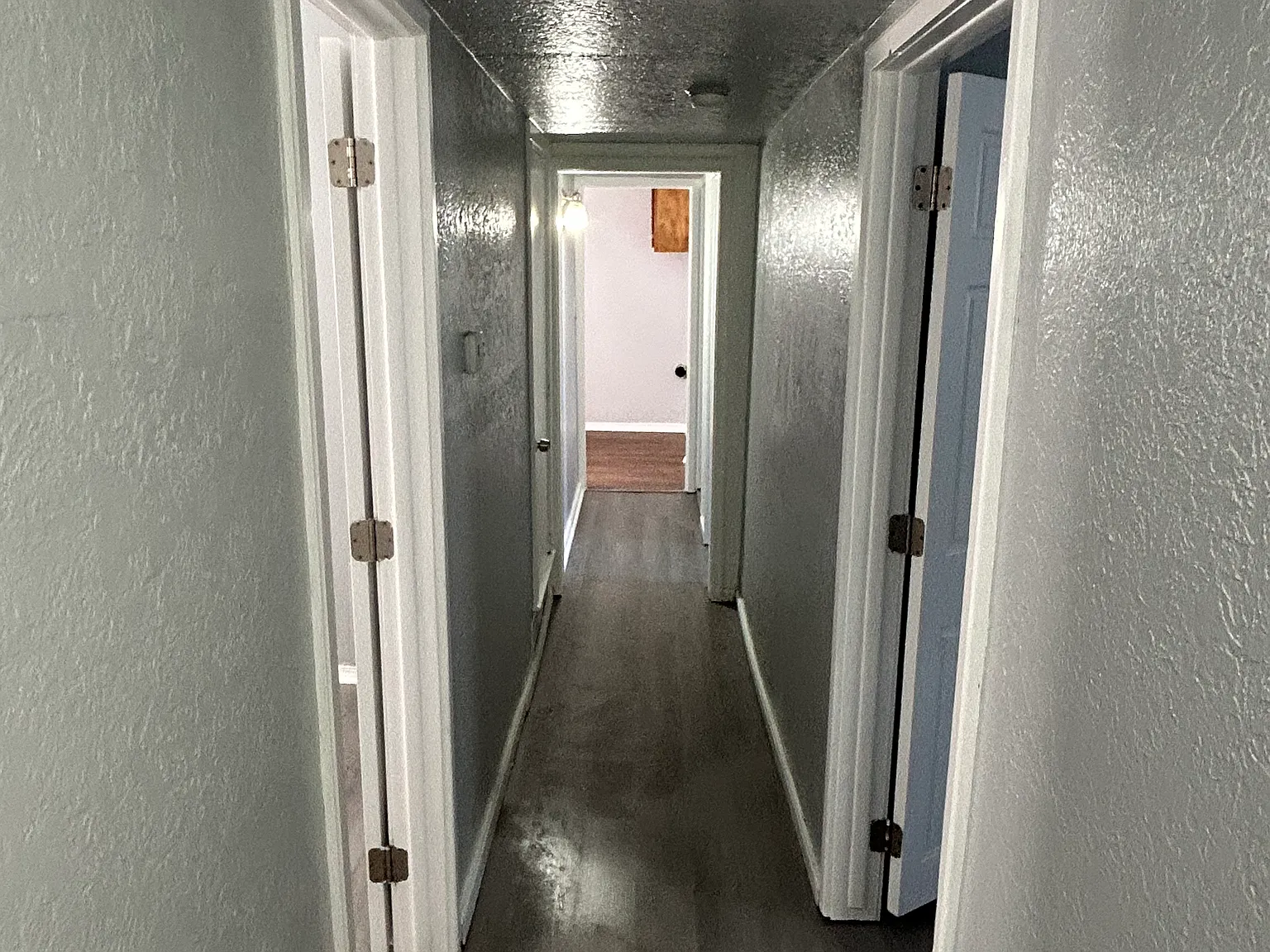 3 bed, 1000 sqft, $1,200 — Photo 4