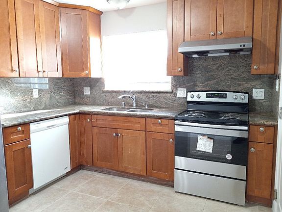 5th image of 2569 Crystal Dr