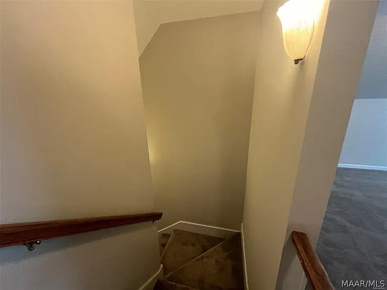 9515 Helmsley Cir — Photo 28