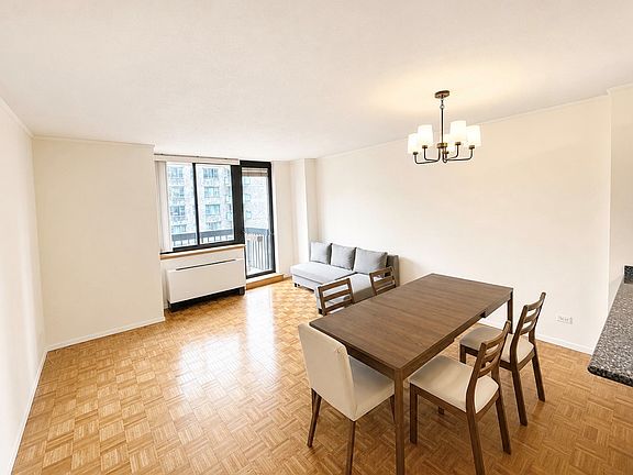 3rd image of 250 E 40th St APT 19F