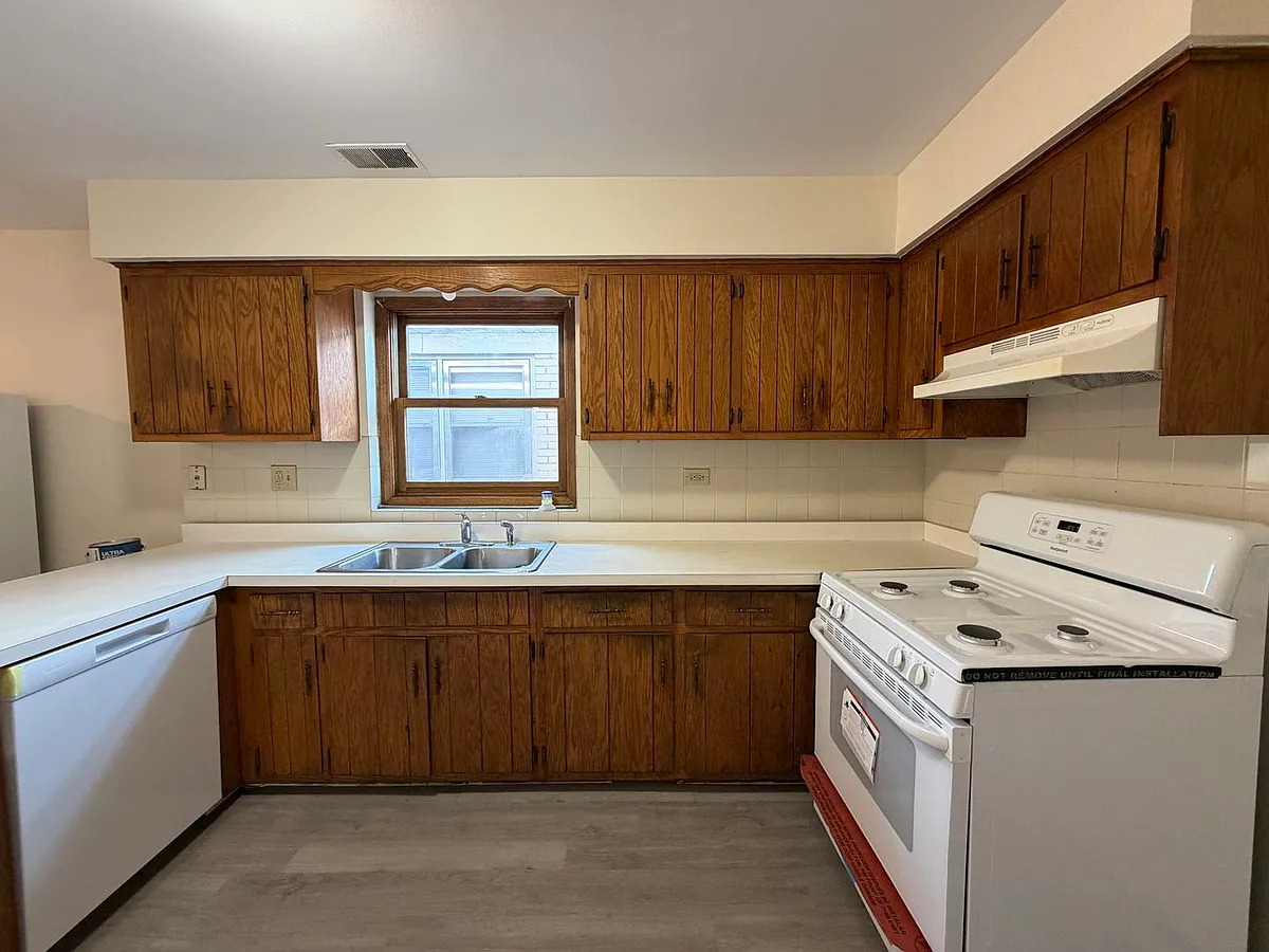 Building Photo - 6323 W Fullerton Ave #1