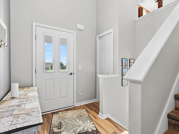 5th image of 25 Winchester Ct