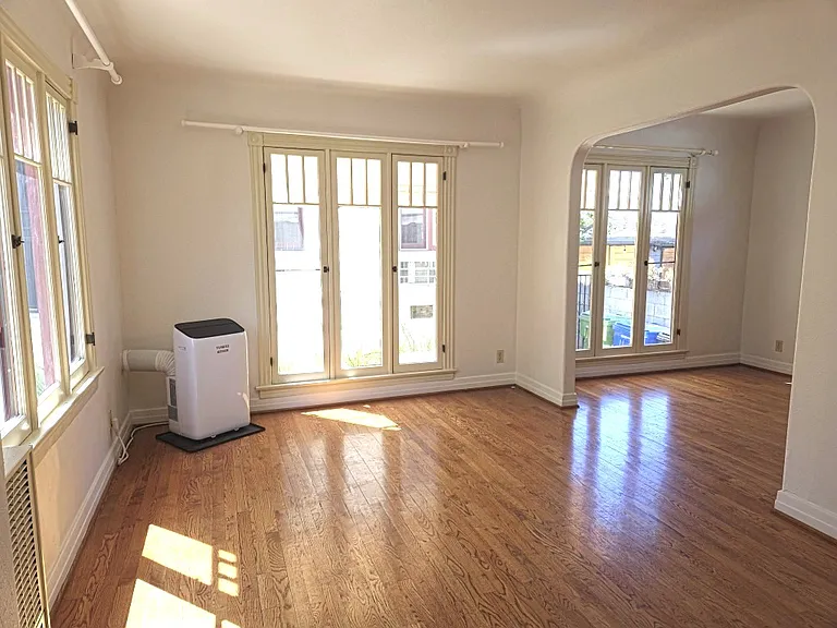 1115 Douglas St — Photo 5