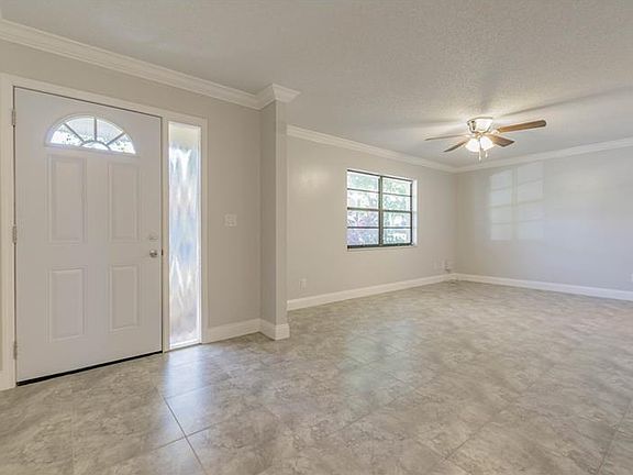 4th image of 1254 Abbey Crescent Ln