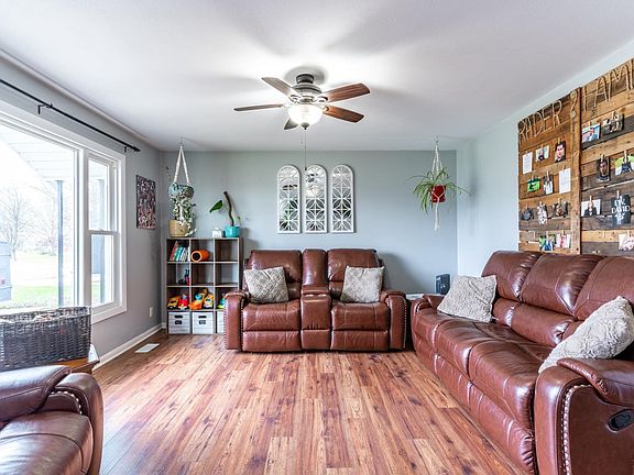 3rd image of 8005 Chinchilla Ln