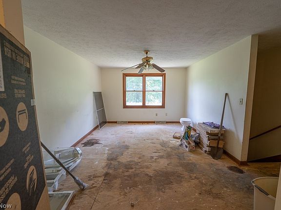 2nd image of 1777 Barnes Dr