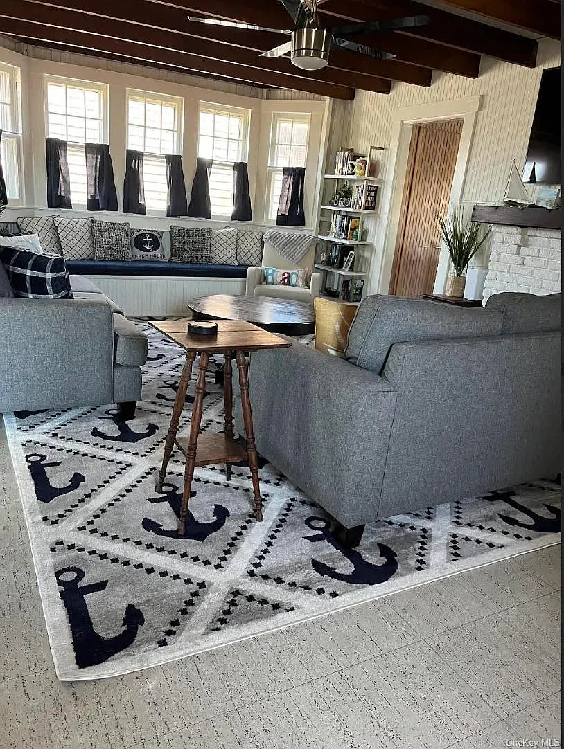 5 bed, 2.0 bath, 1300 sqft, $7,500 — Photo 2