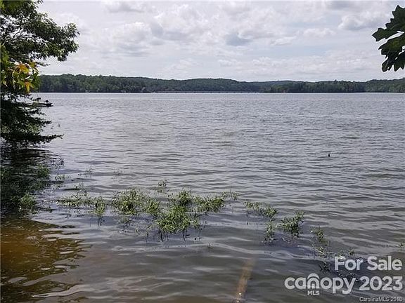 2nd image of 205 Kingfisher Ct #24