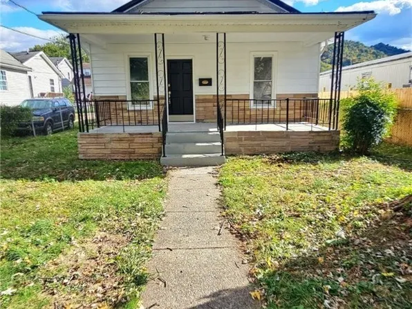 300 95th St, Marmet, WV 25315