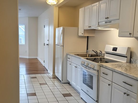 3rd image of 41 Elliott St #5